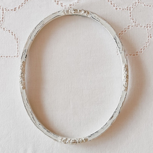 Antique Small Oval Shabby Picture Frame 10 inches Tall - Picture 6 of 6